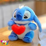 عروسک استیج قلب به دست