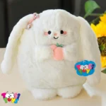 عروسک خرگوش هلو به دست