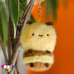 آویز جاکلیدی زنبور