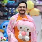 عروسک پتو بالشتی کرومی ملودی توت فرنگی به دست