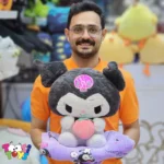 عروسک پتو بالشتی کرومی ملودی توت فرنگی به دست