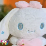 عروسک سینمارول قلب به دست